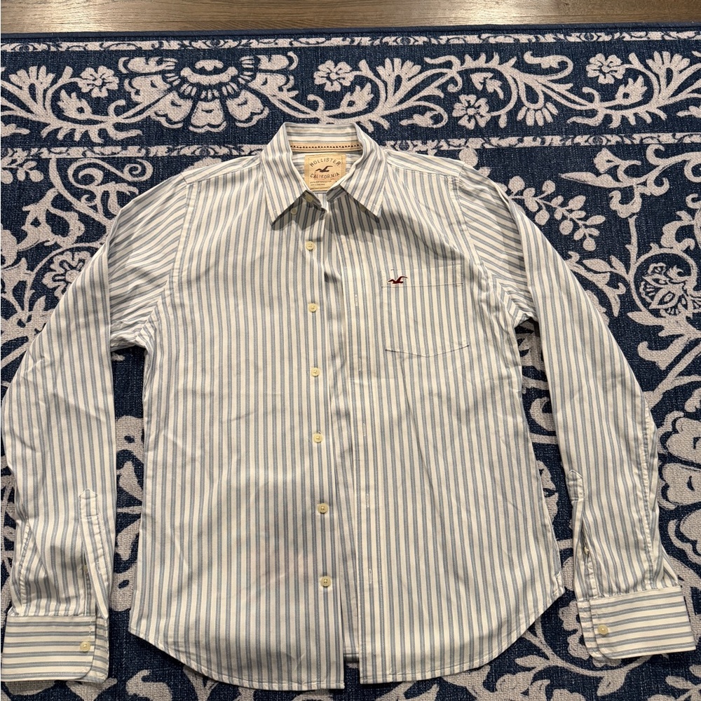 Hollister Men's vintage Blue and White Striped Shirt